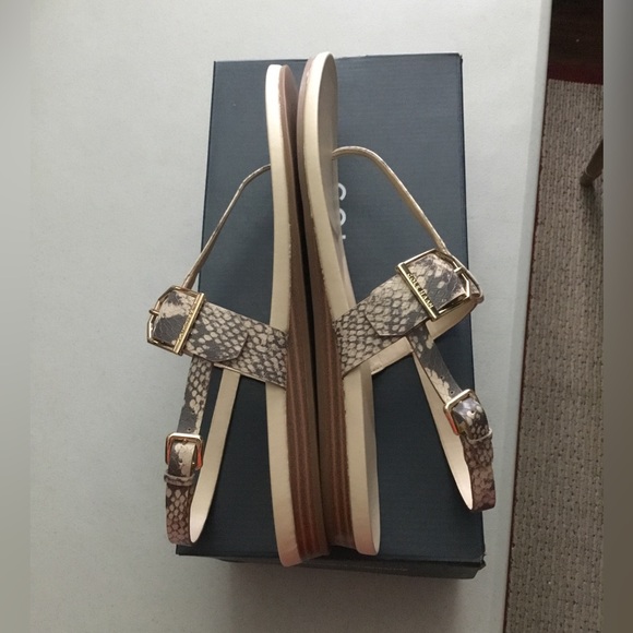 COLE HAAN - Picture 5 of 10